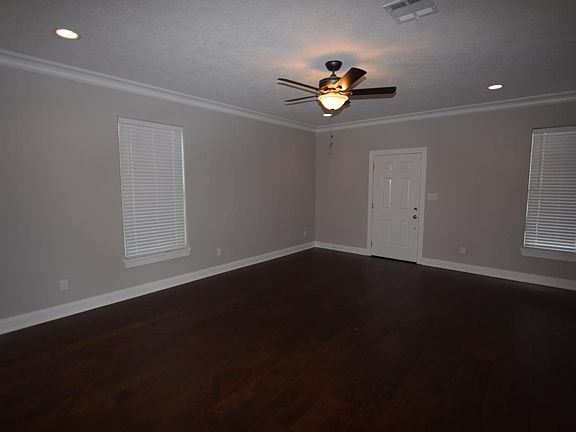 3rd image of 219 W Clarence St