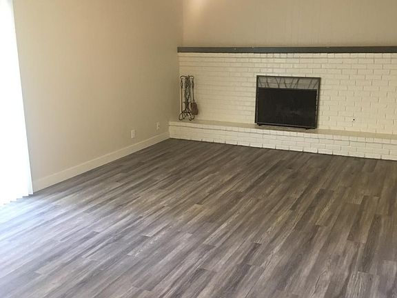 Gorgeous Wood plank vinyl flooring!