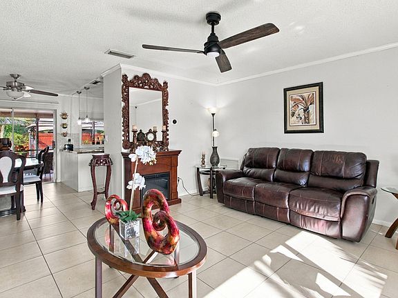 5th image of 975 NW 67TH Avenue