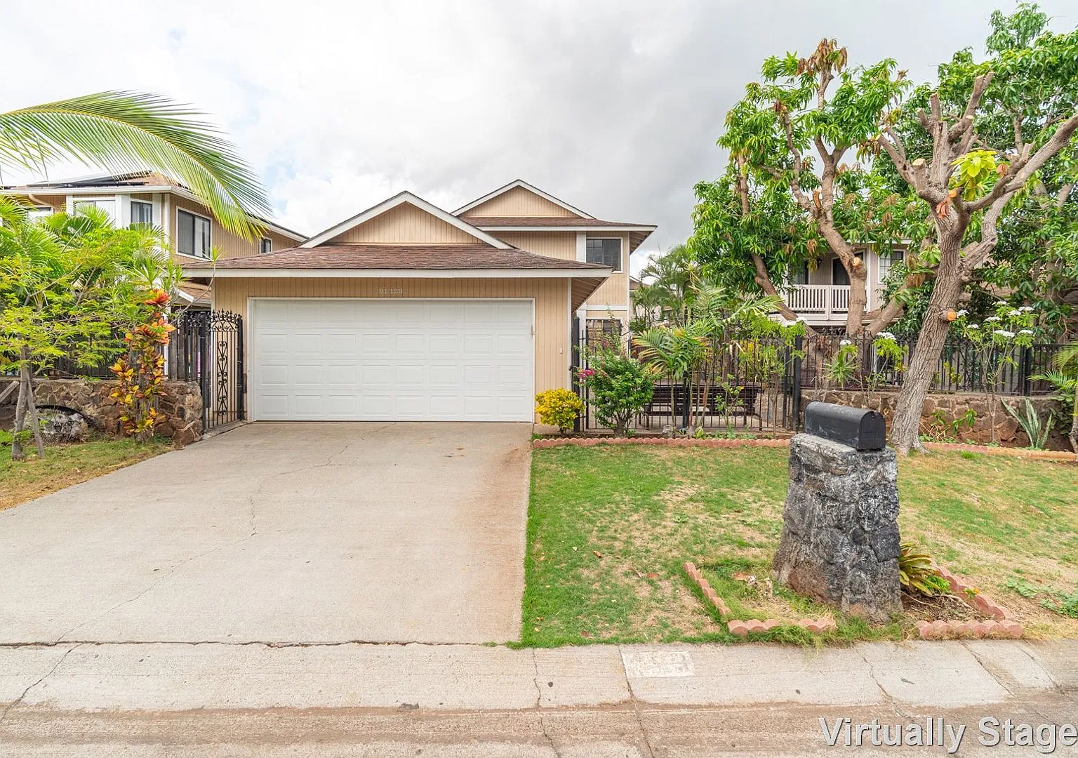 4-bedroom, 2-bath 2 story home in Westloch Estates — Photo 1