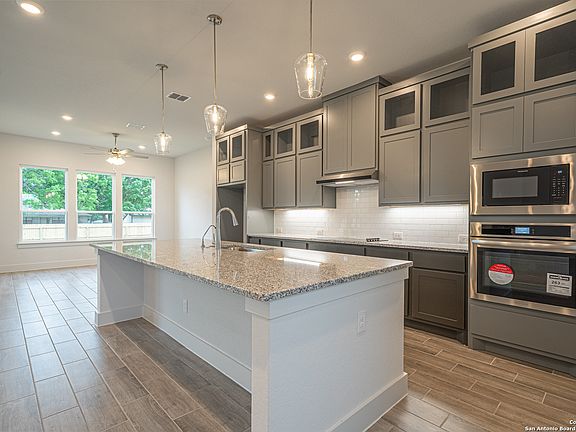 5th image of 161 Janice Ave
