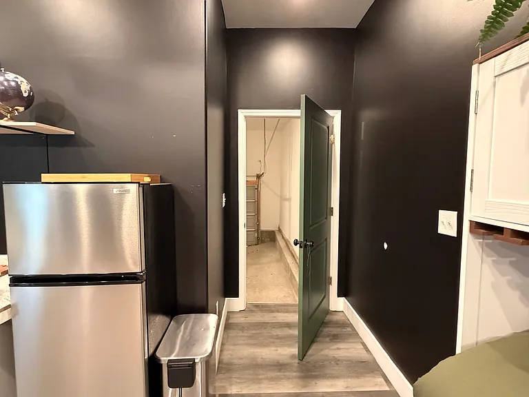 1107 Logan St #B — Photo 11