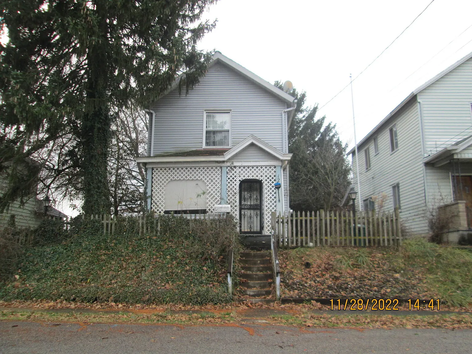 1222 Finch St photo 1