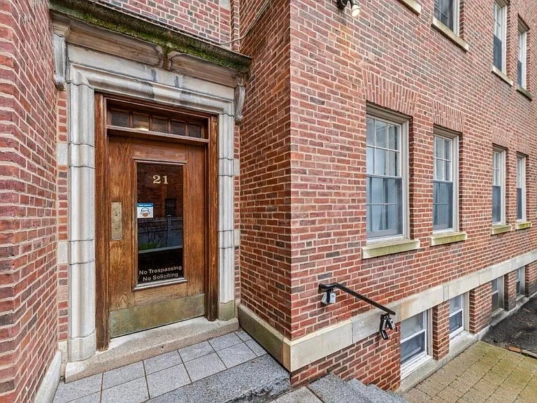 21 Chauncy St #3B — Photo 10