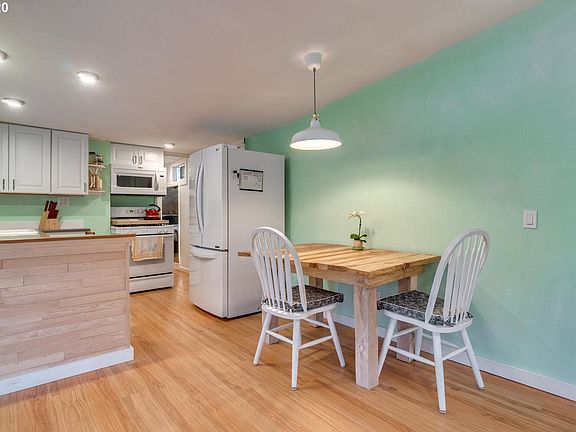 3rd image of 3921 E Fourth Plain Blvd Unit 39