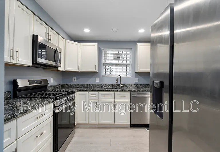 1507 Retreat St #1 — Photo 7