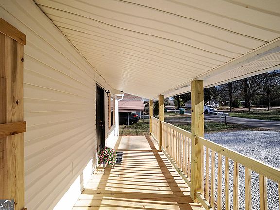 5th image of 67 Cotton St