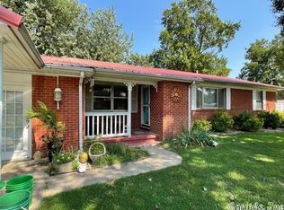 712 9th St, Corning, AR 72422