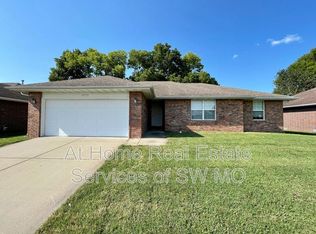 3735 W Lombard St, Springfield, MO 65802