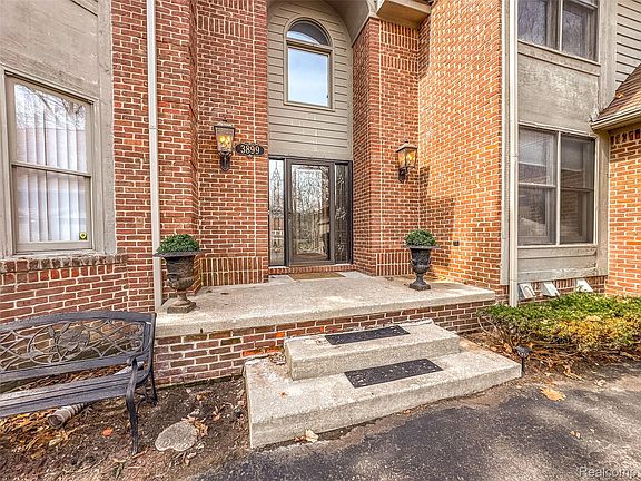 4th image of 3899 Elder Rd S