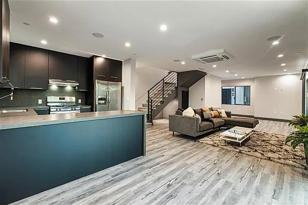 4930 Laurel Canyon Blvd #201 — Photo 22