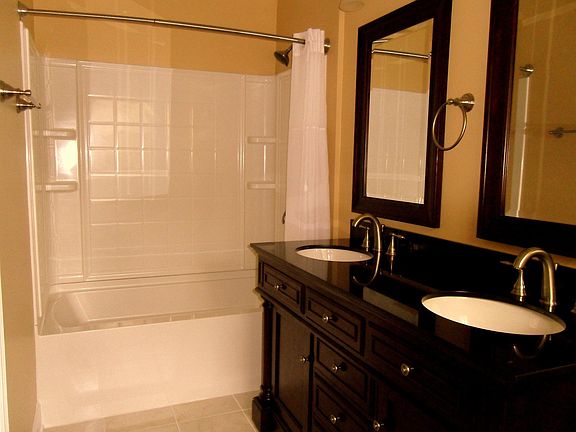 MASTER BATH - MARBLE TOP