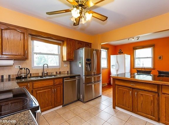 4th image of 8967 W 91st Pl