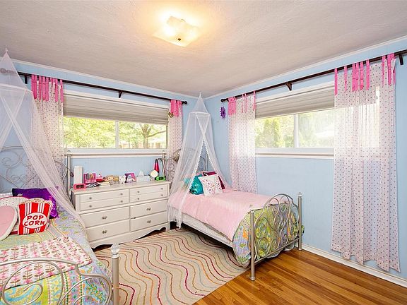 5th image of 900 Dalkeith Ln