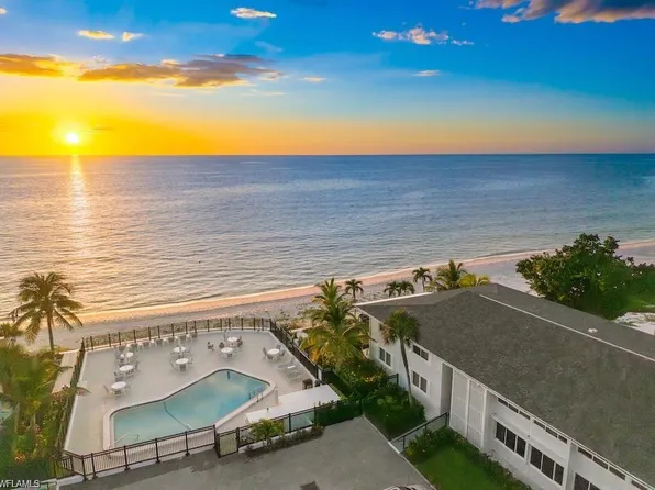 1065 Gulf Shore Blvd N APT 205, Naples, FL 34102