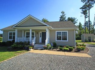 107 Byway Cir, Kilmarnock, VA 22482
