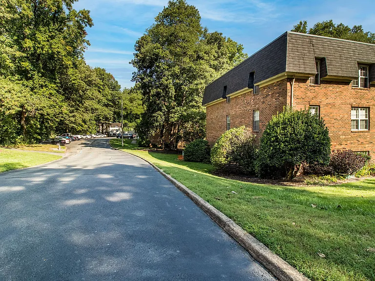 Willow Oaks Apartments — Photo 47