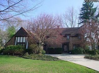 31107 Narragansett Ln, Bay Village, OH 44140
