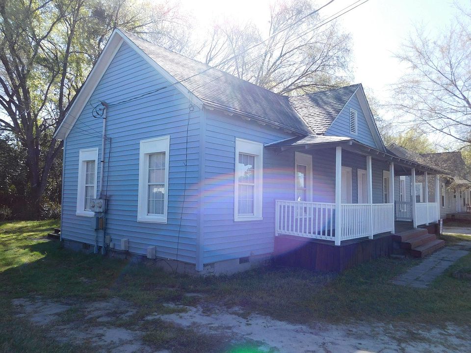 1st image of 3913 Ellison St #A