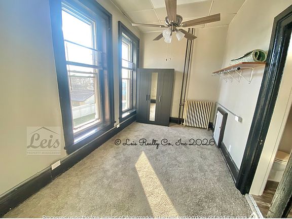 4th image of 423 W 4th St APT 3