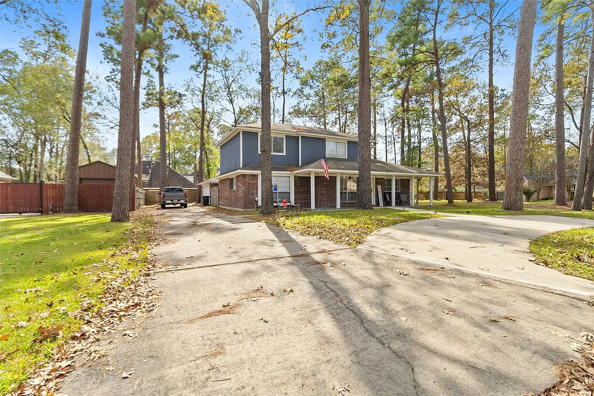 Building Photo - 117 E Park Dr