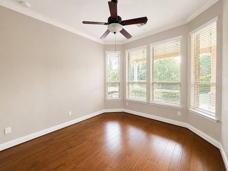 127 Lindenberry Cir — Photo 8