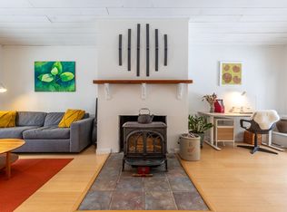 868 Magic Cir, Londonderry, VT 05148