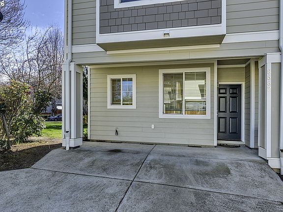 2nd image of 8662 NE Hyde Park Ln