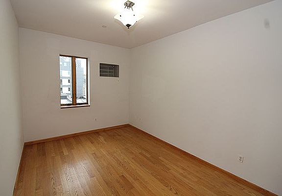 4th image of 506 Driggs Ave APT 3F