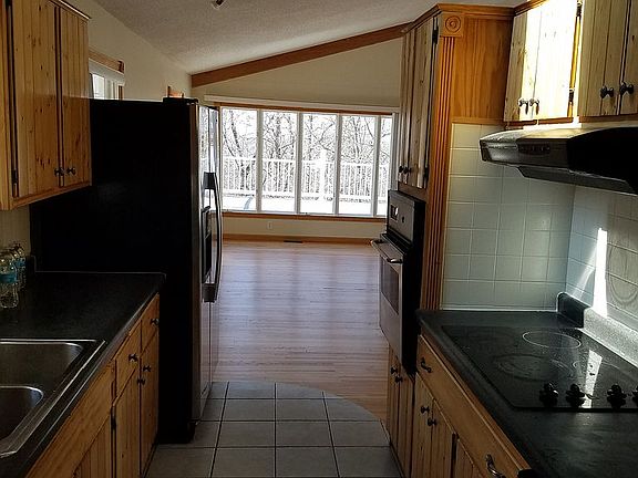 4th image of 1224 Vista Dr