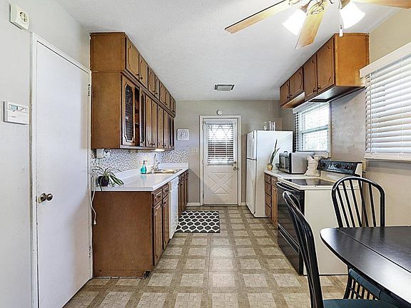 5th image of 4913 McAllister Ave