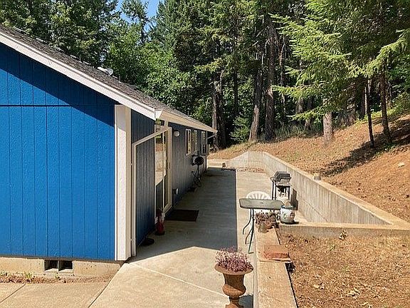 Entry way into the home