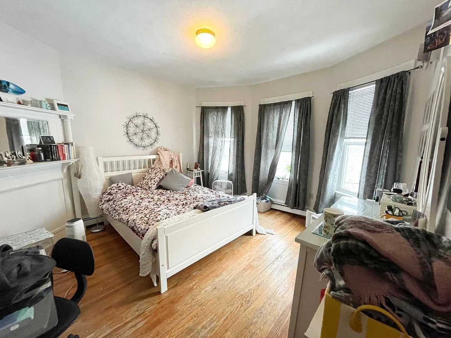 4 Bed 1 Bath In Mission Hill - (E)Heath St(.33/Mi) - Penthouse — Photo 2