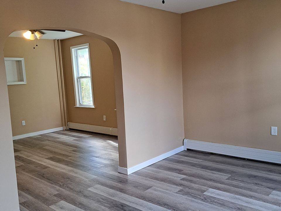 1st image of 947 Wyandotte St