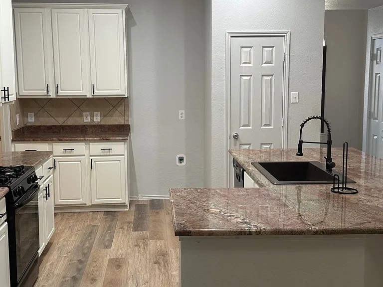 5212 Blackwood Dr — Photo 9