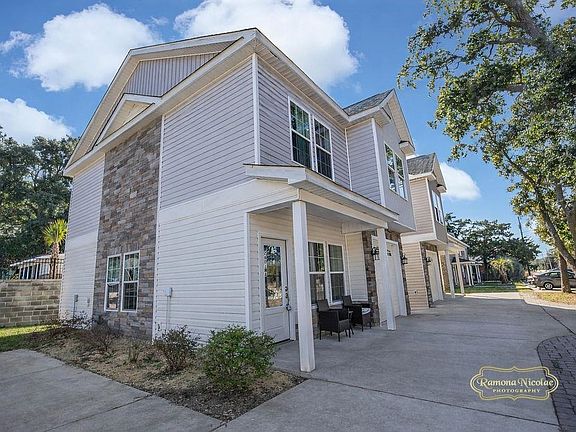 3rd image of 2601 Sand Dunes Dr.