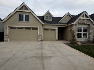 1090 E Crescendo St, Meridian, ID 83642