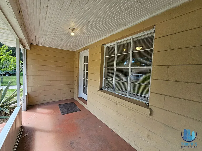 1516 Holly Rd — Photo 5