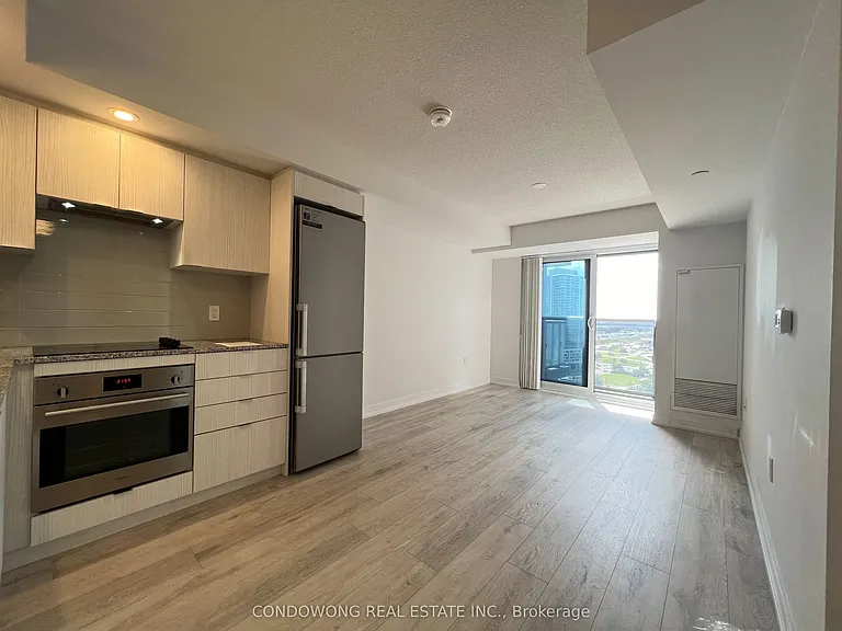 225 Village Green Sq #1905 — Photo 1