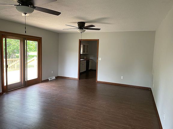 2nd image of 321 Crestview Cir