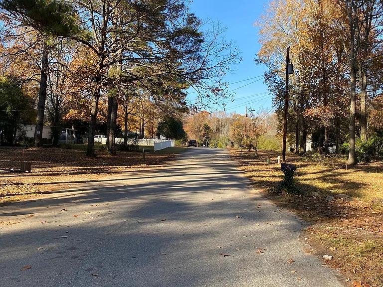 20 Village Pl — Photo 26