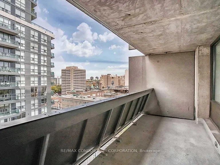 720 Spadina Ave #1011 — Photo 17