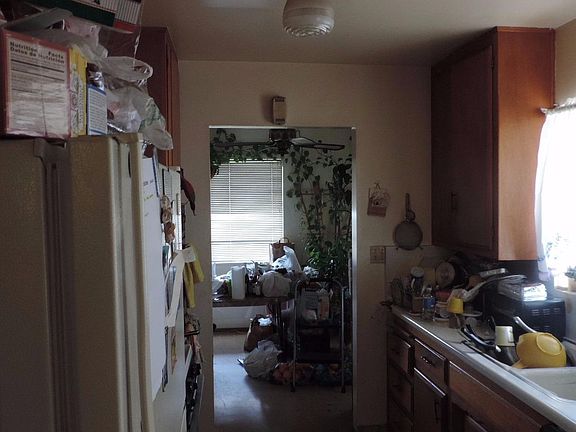 3rd image of 456 Golden West Ave
