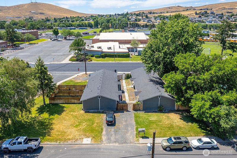 4th image of 726 Frey Road NW