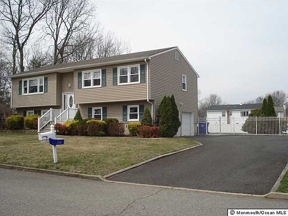 2nd image of 61 Melody Ave