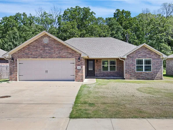 1629 E 8th St, Russellville, AR 72802