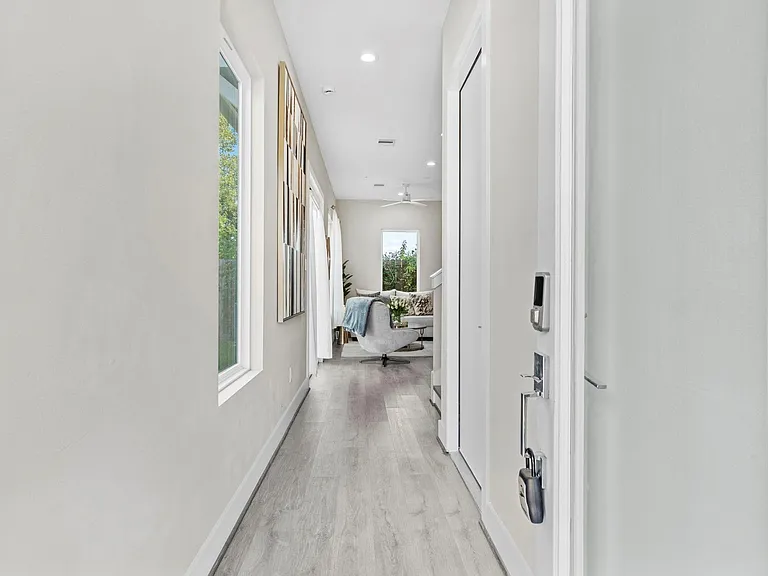 851 Prosper St — Photo 10