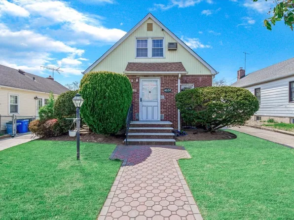 4834 188th Street, Fresh Meadows, NY 11365