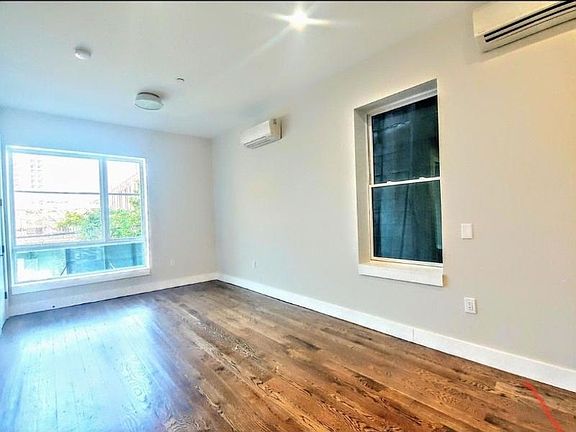 5th image of 8430 17th Ave