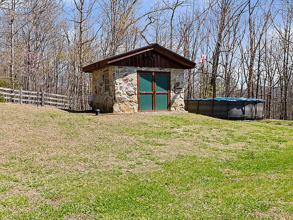 4th image of 235 Rices Hill Rd